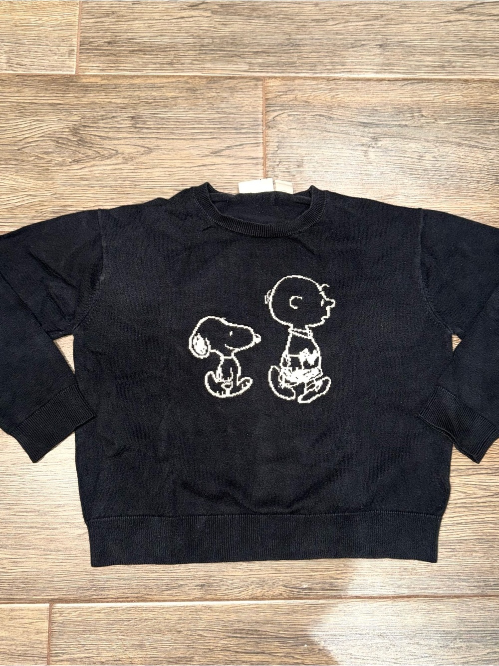 Uniqlo Kids Black Snoopy Charlie Brown Graphic Boys Long Sleeve 7-8 Sweater